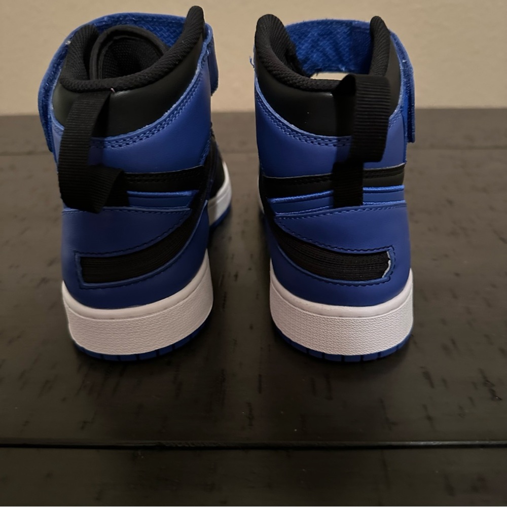 Jordan 1 High FlyEase Royal (GS) - Picture 5 of 7